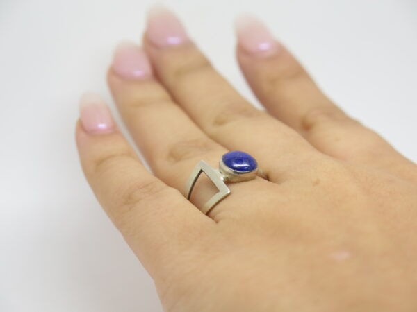 <b>Bague Asymétrique </b><br><i>Argent et Lapis-Lazuli</i> – Image 5