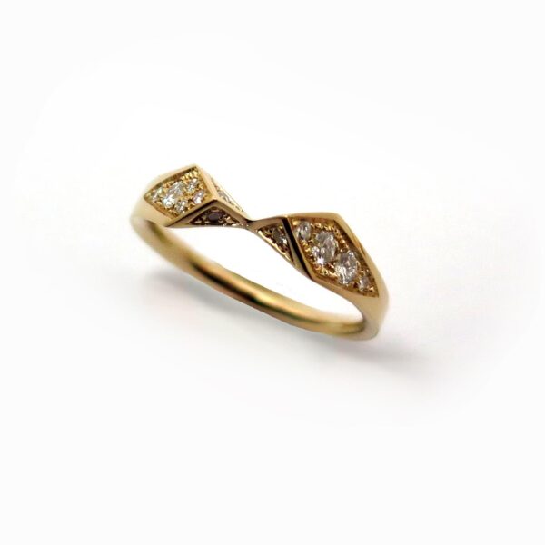 bague pavée de diamants
