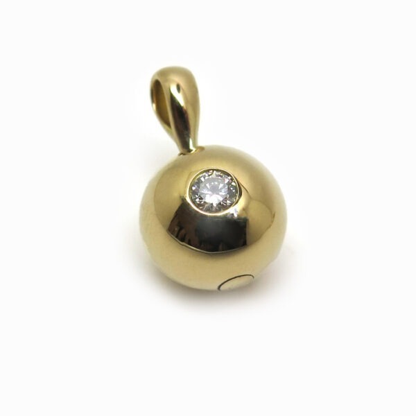 collier boule créateur paris