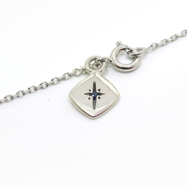 <b>Pendentif goutte </b><br><i> Saphir et argent </i> – Image 3