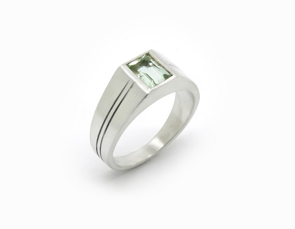 chevalière pierre vert clair