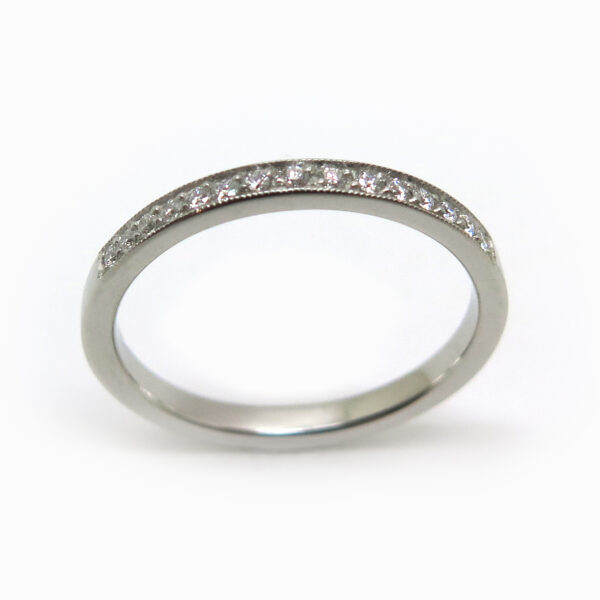 Alliance fabriquée sur commande platine et diamants