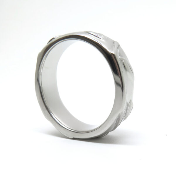 Alliance sur mesure en platine