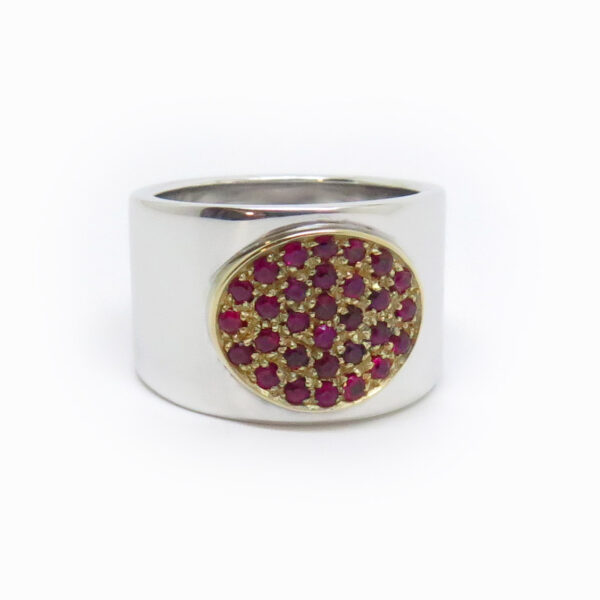 bague sur mesure en or blanc et rubis