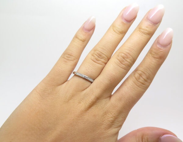 <b>Alliance diamant baguette </b><br><i>Platine et diamants</i> – Image 3