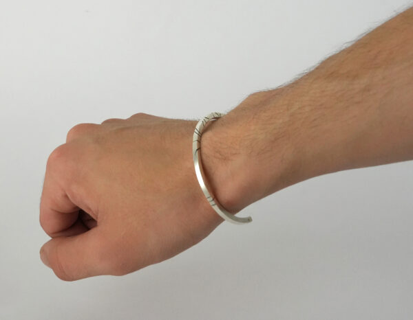 Bracelet en argent massif gravé pour homme