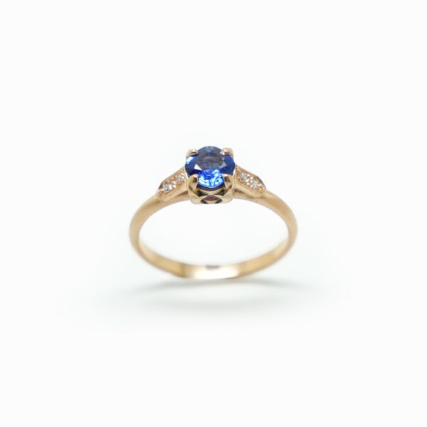bague sur mesure en or et saphir