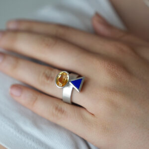 Bague graphique argent et pierres colorées