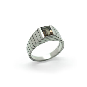 Chevalière homme en quartz fumé sur mesure