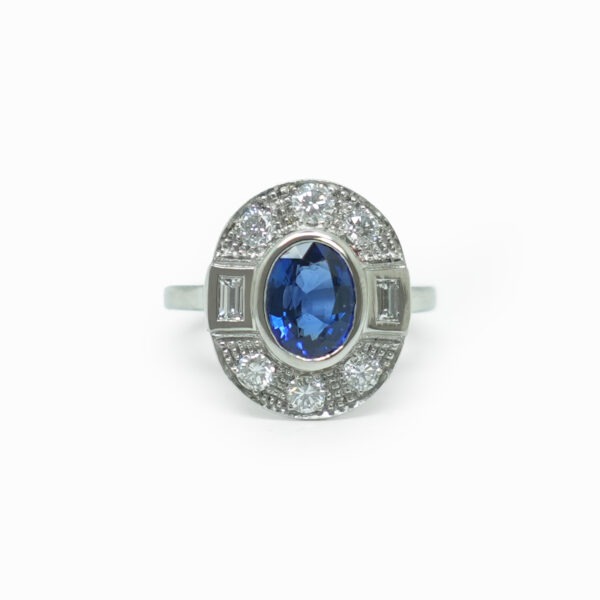 Bague sur mesure en or, diamants et saphir