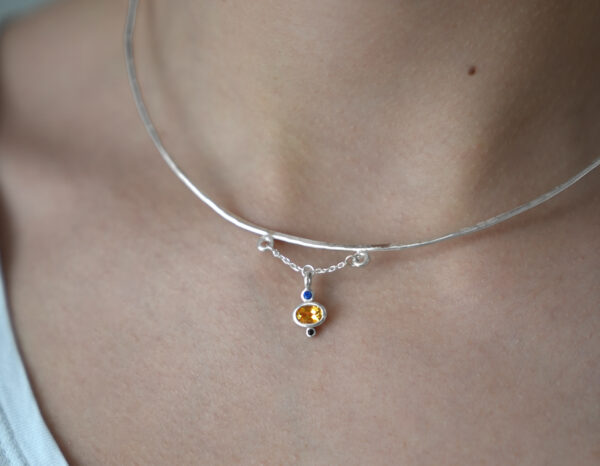Collier en argent et pierres fines