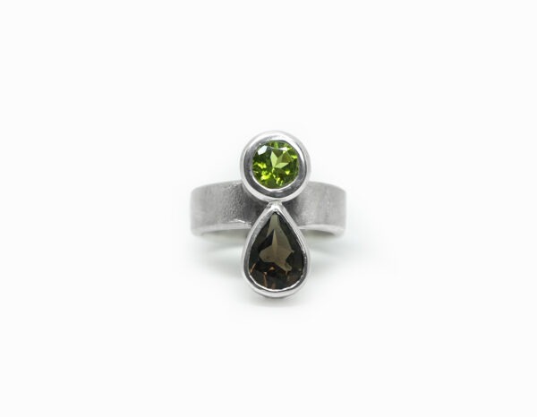 Bague géométrique en argent massif