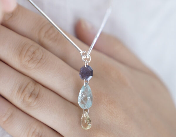 Collier en pierres naturelles