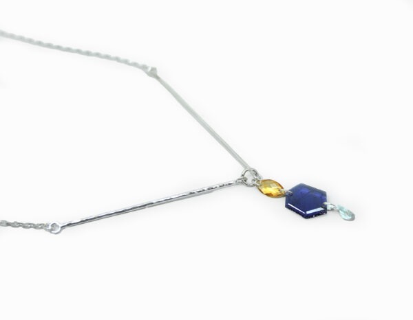 collier en pierre fine