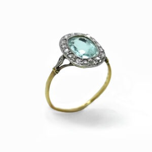 Bague Marguerite en aigue marine.