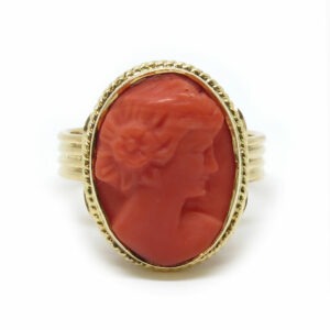 <b>Bague Camée </b><br><i>or jaune et Corail</i>