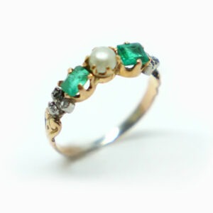 <b>Alliance ancienne </b><br><i>Émeraudes et Perle de culture</i>