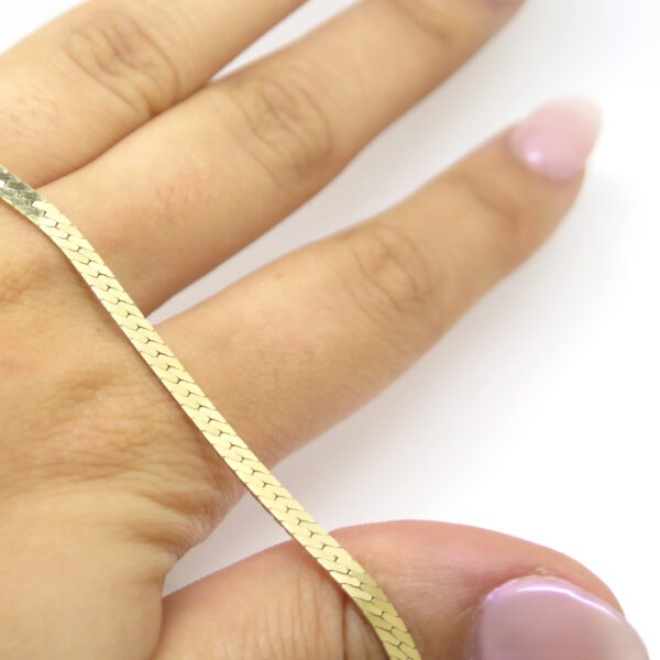 <b>Chaîne plate </b><br><i>Or jaune 18 carat</i> – Image 3