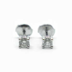 <b>Puces d'oreilles </b><br><i>Diamants 0.22 carat</i>