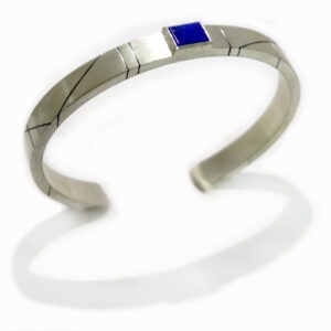<b>Bracelet jonc </b><br><i>Argent et Lapis Lazuli</i>