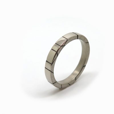 Alliance masculine de section rectangle en or blanc