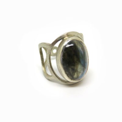 Bague large en argent et labradorite