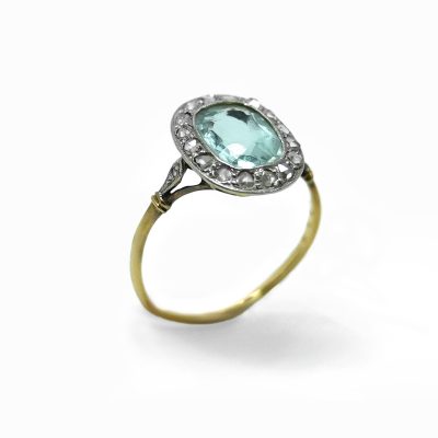 Bague Marguerite en aigue marine.