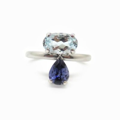 bague sur mesure de créateur en or blanc et pierres fines