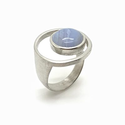 Argent sertie d'une agate