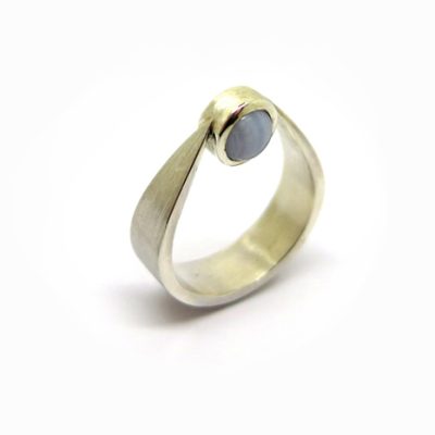 Bague en forme de poire