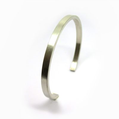 Bracelet rigide pour homme