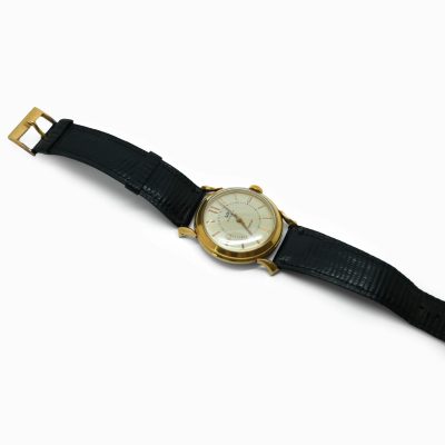 Montre LIP Himalaya en or jaune 18 carat