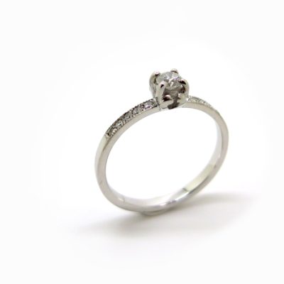 Solitaire fin en or blanc