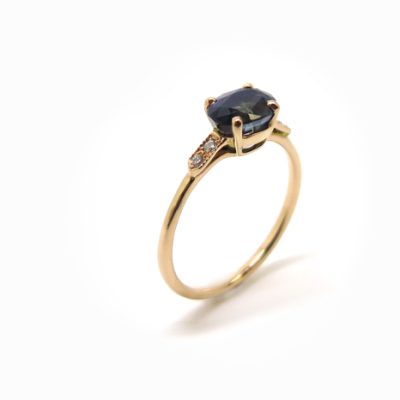 Solitaire or rose et saphir artisanal