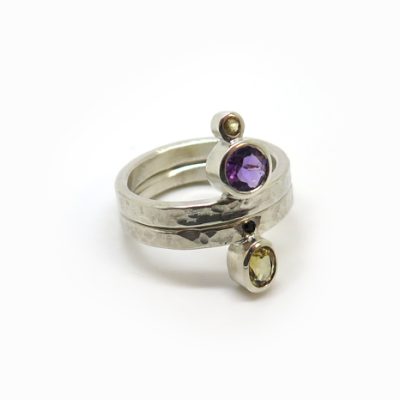 Bague de createur en argent et pierres fines