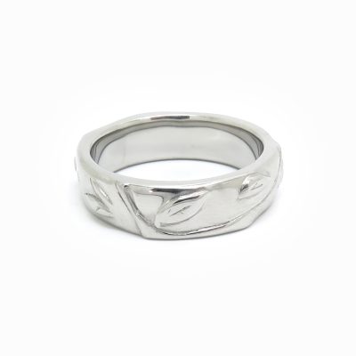 Alliance aux motifs de feuilles en platine