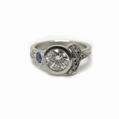 bague de fiançailles créée sur mesure en platine