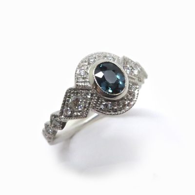 Bague de fiancailles sur mesure saphir et diamant