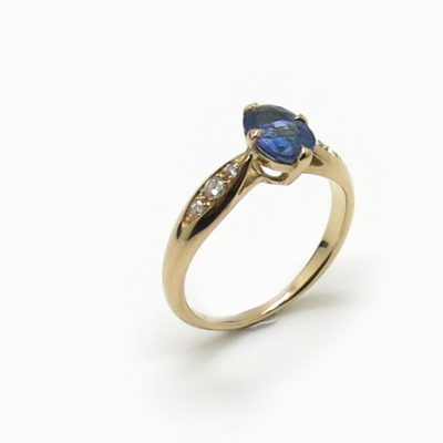 bague de fiançailles saphir ovale