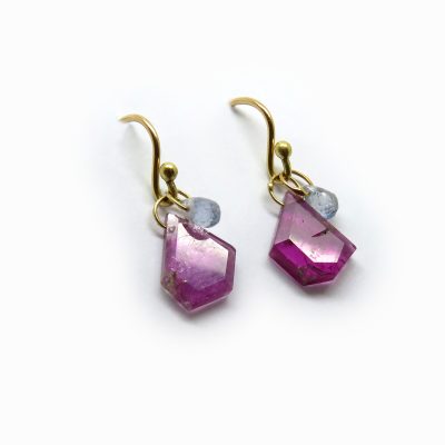 Boucles d'oreilles pendantes tourmalines roses