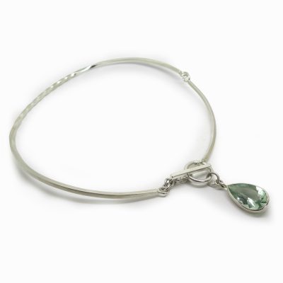 collier en pierre