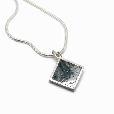 collier homme carré original