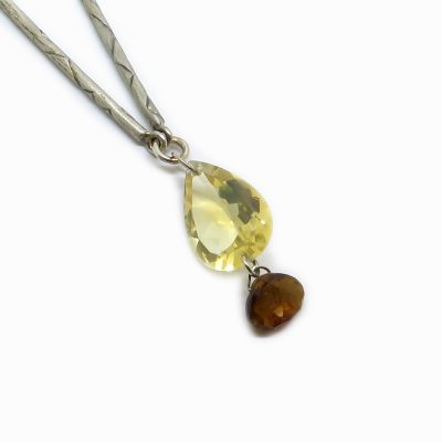 Collier argent et pierres de couleur