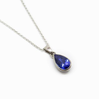 Pendentif sur mesure or blanc et tanzanite