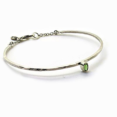 tourmaline sertie sur jonc martelé